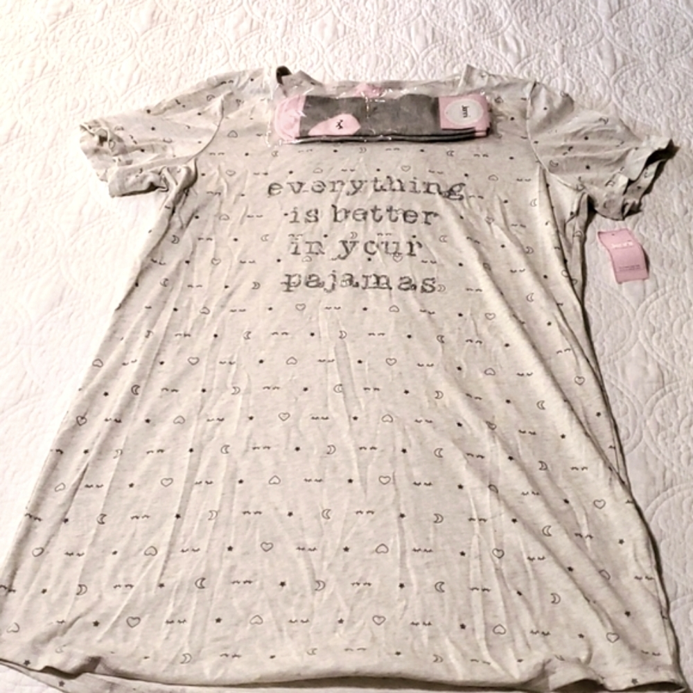 Sleepshirt with sock set